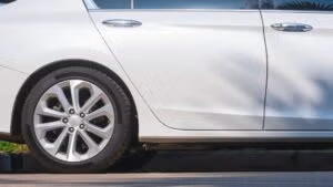 Right wheel showcasing